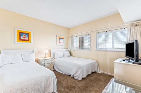 Beach House Condominiums - Image 26