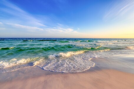 Beach House Condominiums - Image 31