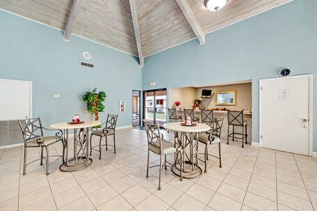 Beach House Condominiums - Image 7