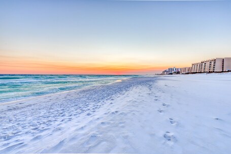 Beach House Condominiums - Image 10