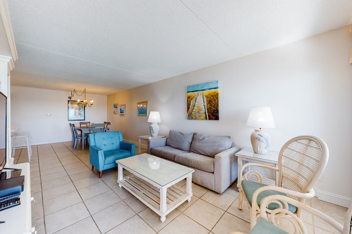 Condo, 2 Bedrooms | Living area | TV, DVD player