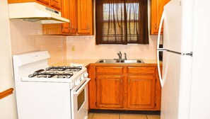 Room, 1 King Bed with Sofa bed, Non Smoking, Kitchen | Private kitchen