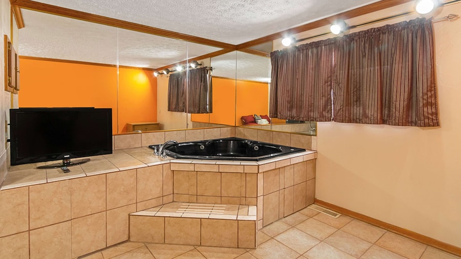 Magnuson Hotel Extended Stay Canton Ohio