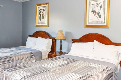 Suite, 2 Double Beds, Non Smoking, Kitchen | Desk, iron/ironing board, free WiFi, bed sheets