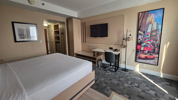 Room - Hotel Executive Suites Newark Liberty Int'l Airport Carteret (EWR) (Carteret)