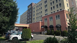 Exterior - Hotel Executive Suites Newark Liberty Int'l Airport Carteret (EWR) (Carteret)