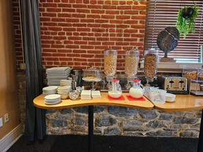 Inbegriffenes Frühstücksbuffet unter der Woche