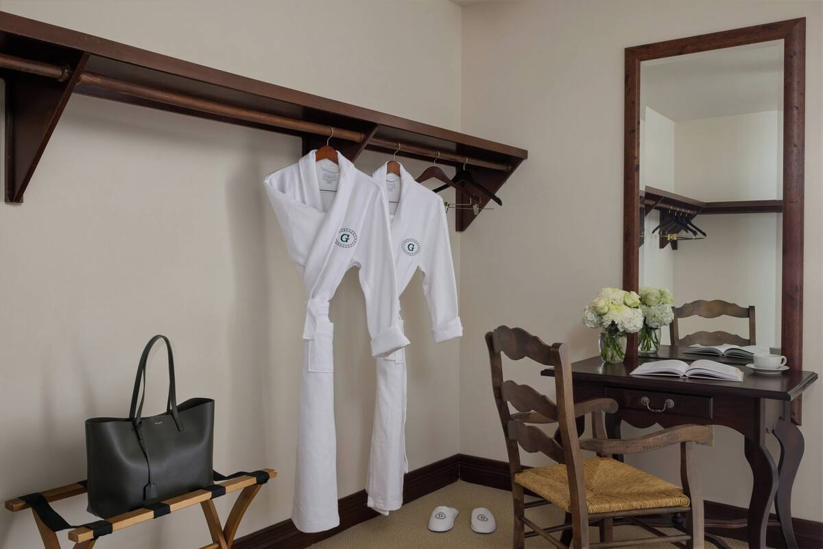 Egyptian cotton sheets, premium bedding, minibar, in-room safe