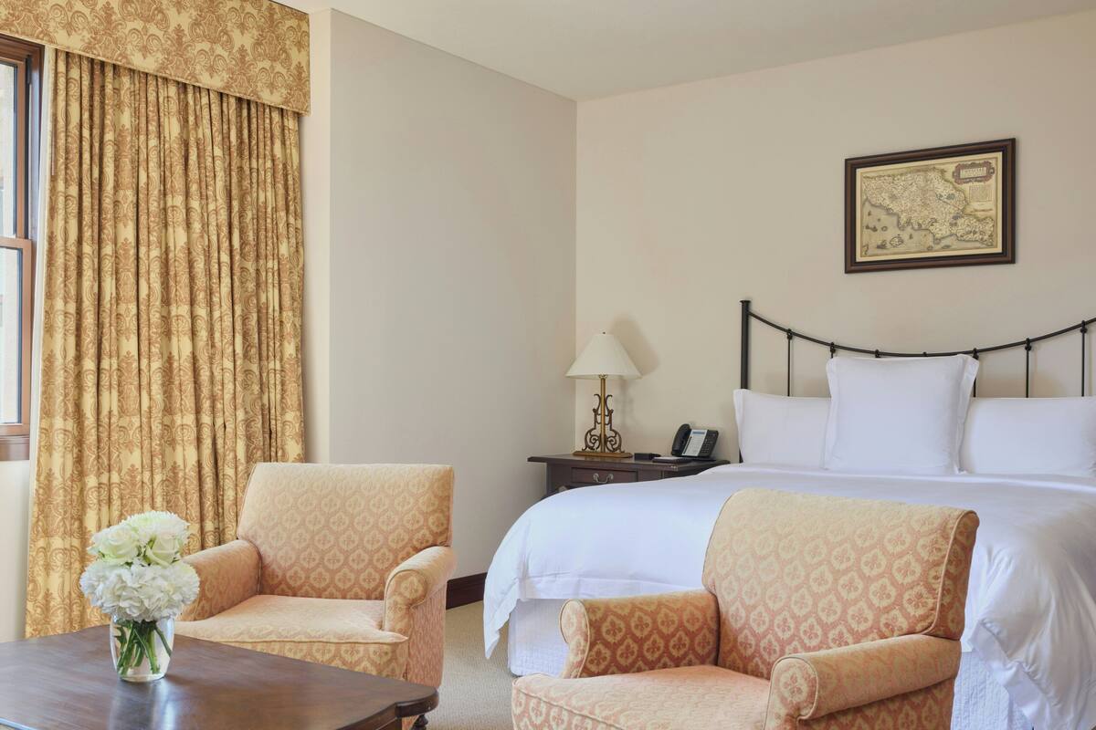 Egyptian cotton sheets, premium bedding, minibar, in-room safe