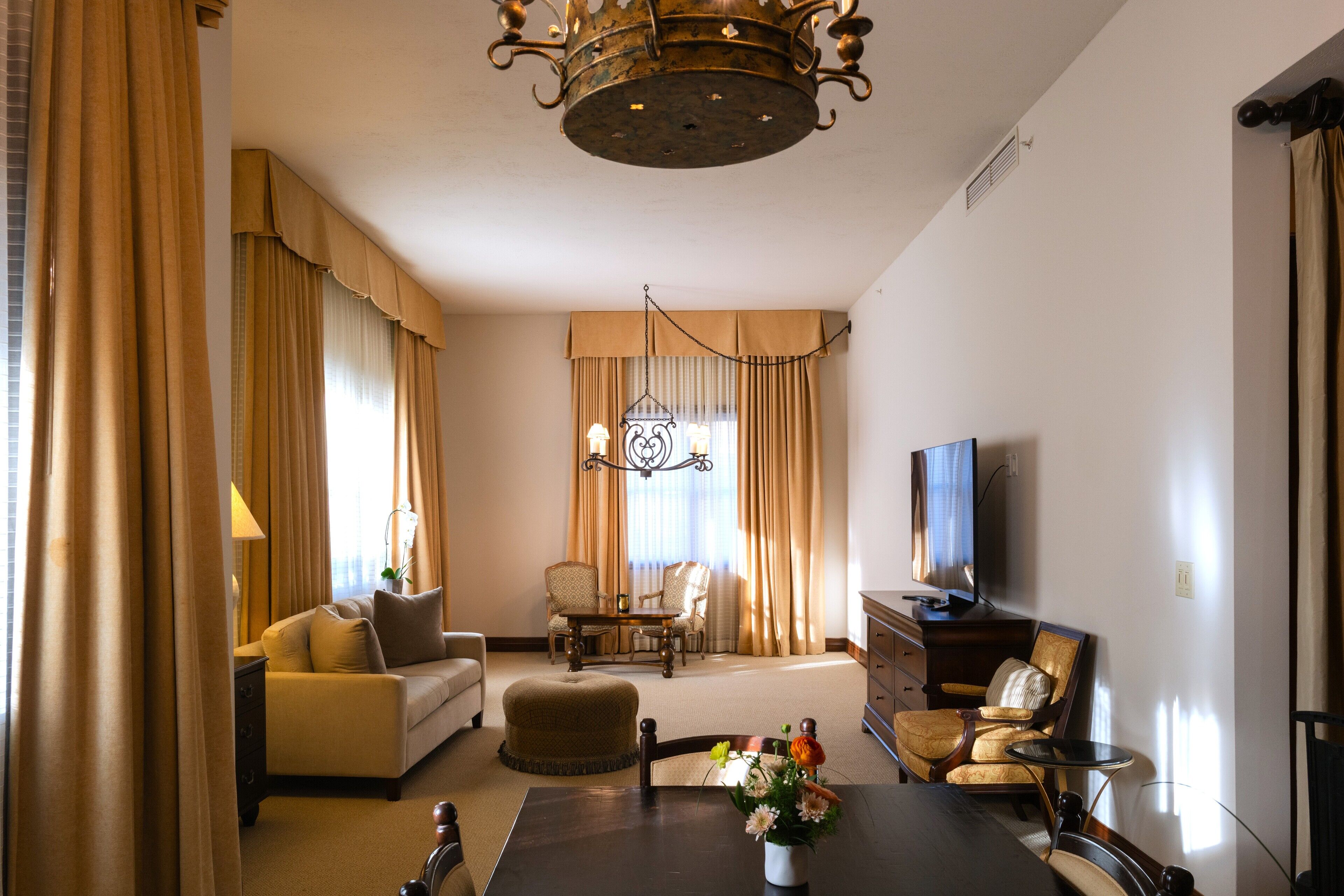 32-Zoll-LCD-Fernseher mit Kabelempfang, Fernseher, DVD-Player