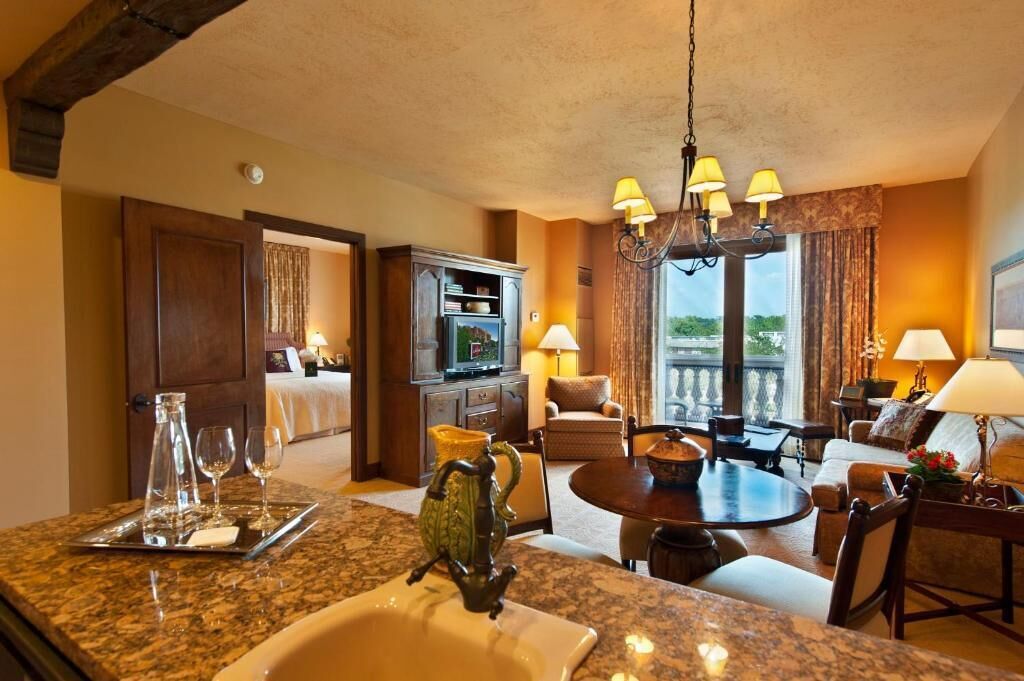 32-Zoll-LCD-Fernseher mit Kabelempfang, Fernseher, DVD-Player