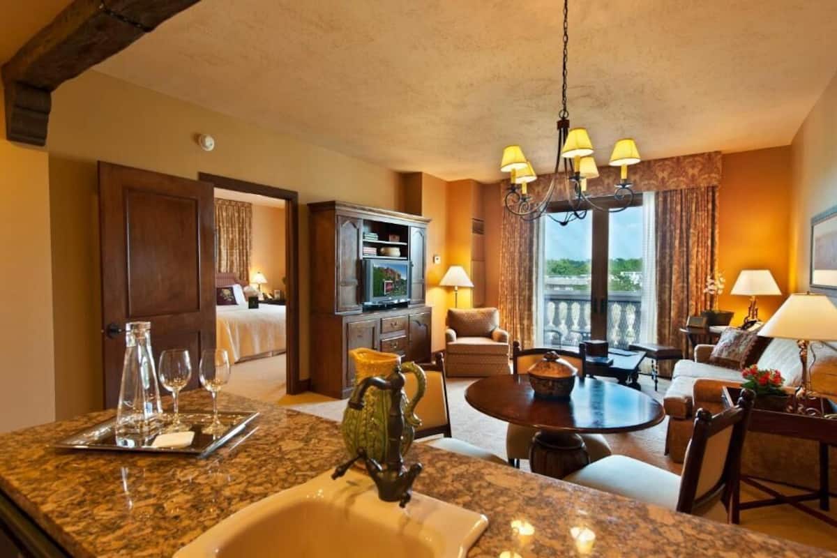 32-Zoll-LCD-Fernseher mit Kabelempfang, Fernseher, DVD-Player