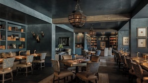 Unclassified image, 3 of 126, button - Hotel Granduca Houston (Houston)