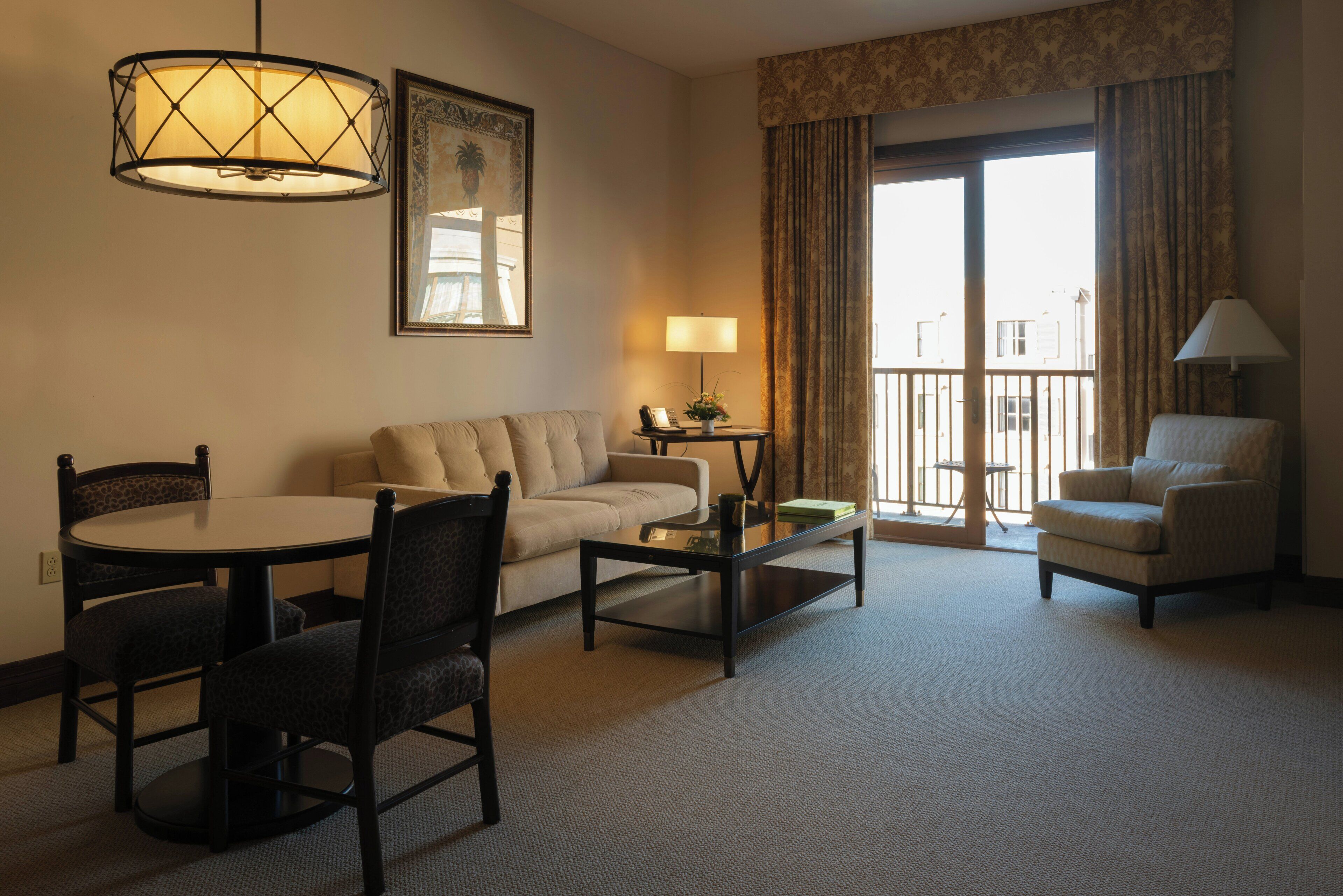 32-Zoll-LCD-Fernseher mit Kabelempfang, Fernseher, DVD-Player