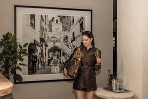Unclassified image, 4 of 126, button - Hotel Granduca Houston (Houston)