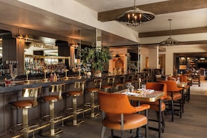 Breakfast, lunch, dinner and brunch served  - Hotel Granduca Houston (Houston)