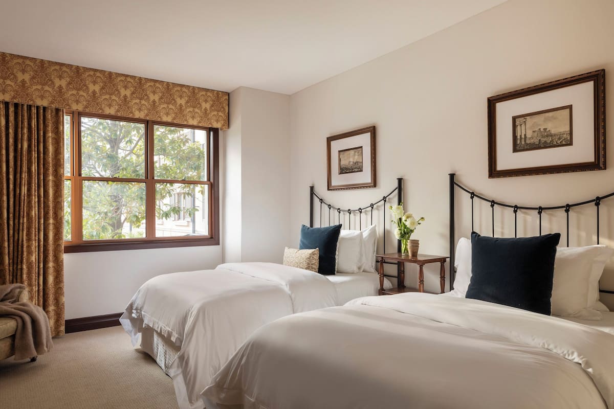 1 bedroom, Egyptian cotton sheets, premium bedding, minibar