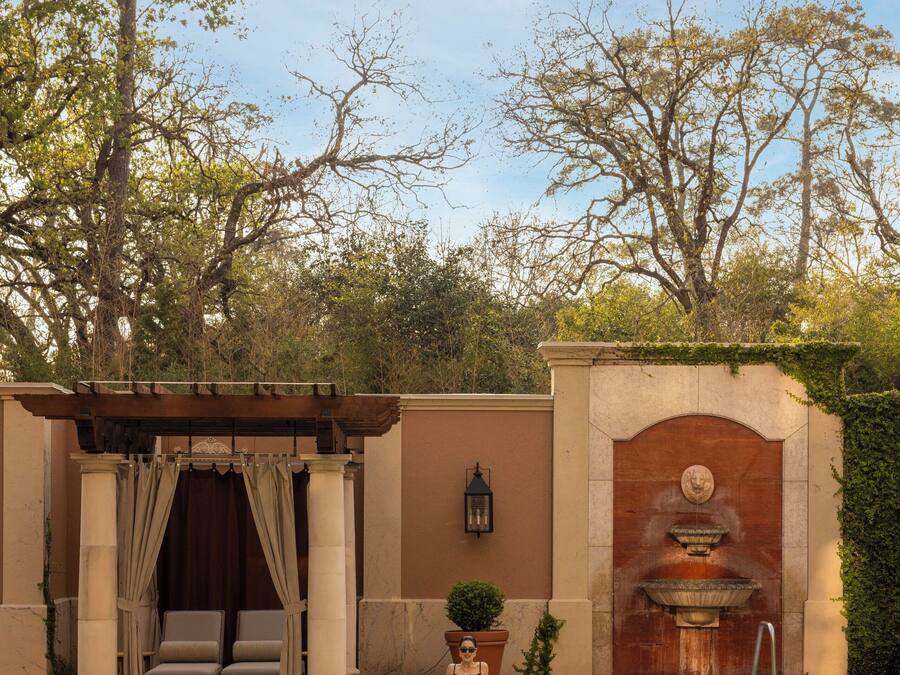 Outdoor pool, free pool cabanas, pool umbrellas