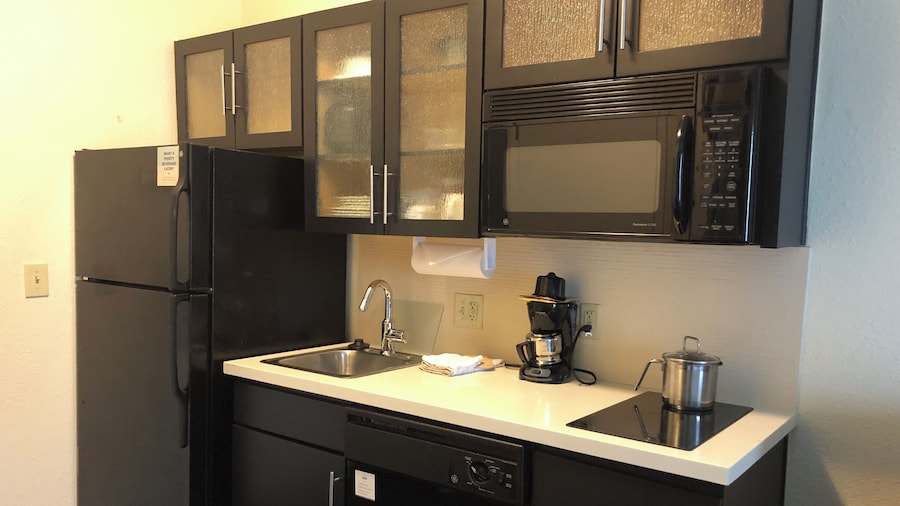 Candlewood Suites Fort Wayne by IHG