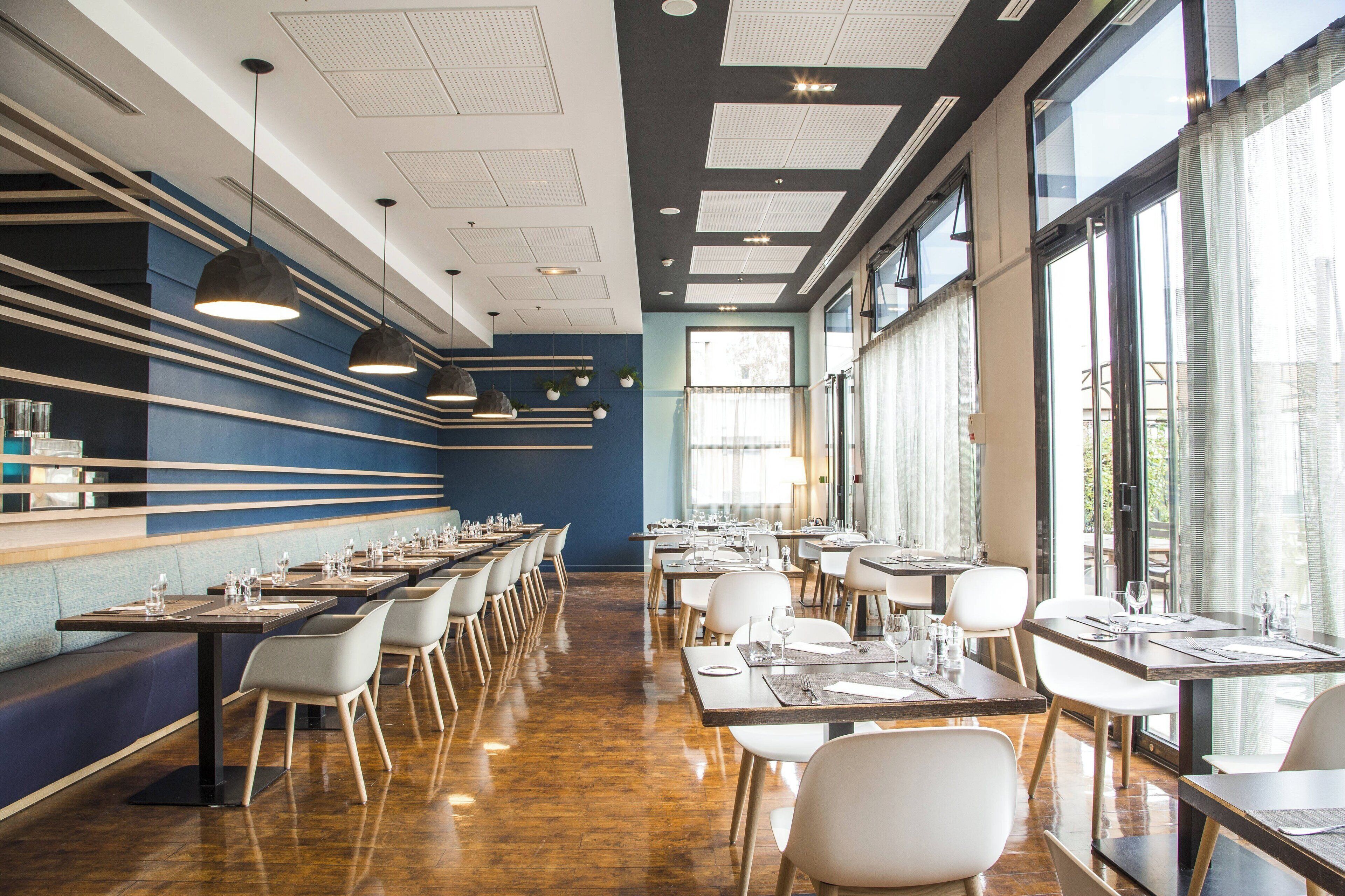 breakfast, lunch, dinner served; international cuisine, garden views