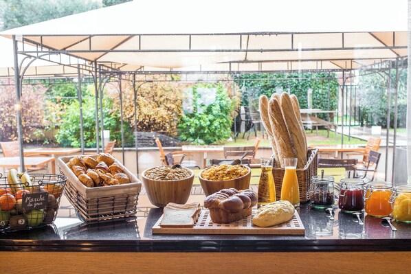 Desayuno completo todos los días (con cargo)