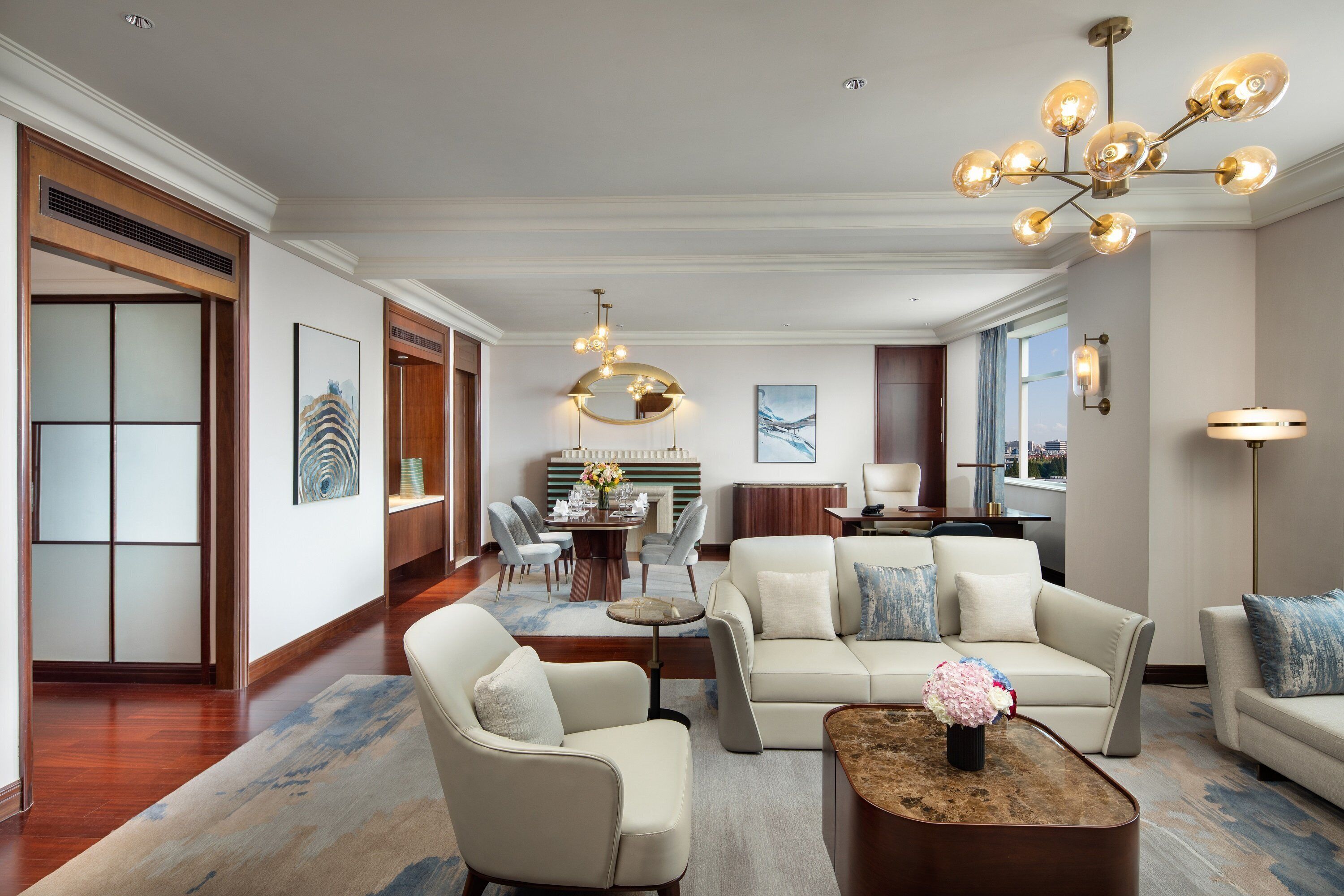 suite, 1 king bed (chancellor) | 1 bedroom, minibar, in-room safe, desk