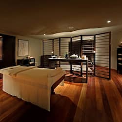 Couples treatment rooms, hot tub, steam room, Turkish bath