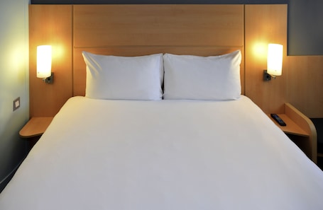 Chambre Double, 1 lit double | Literie hypoallergénique, bureau, rideaux occultants