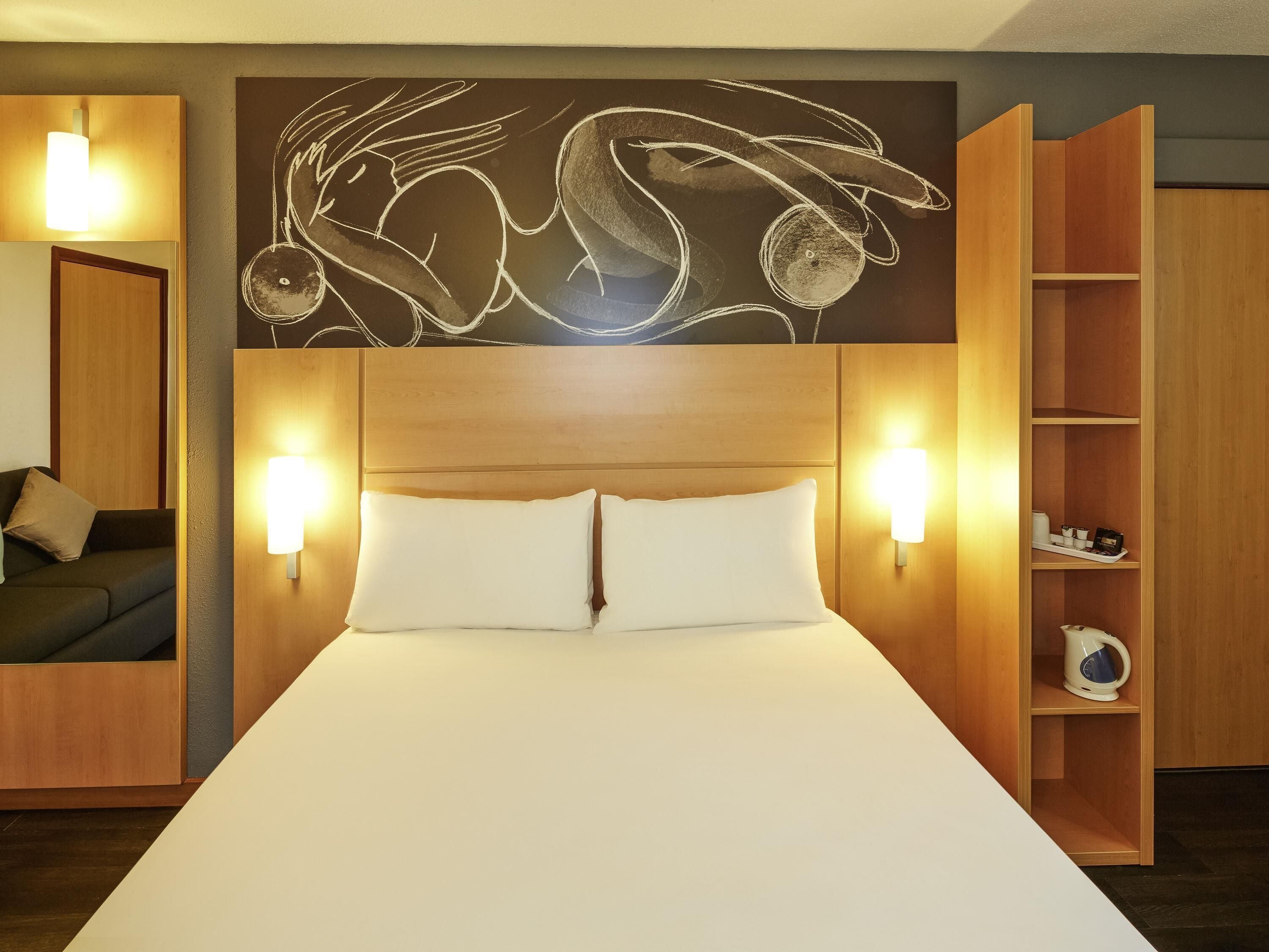 Literie hypoallergénique, bureau, rideaux occultants