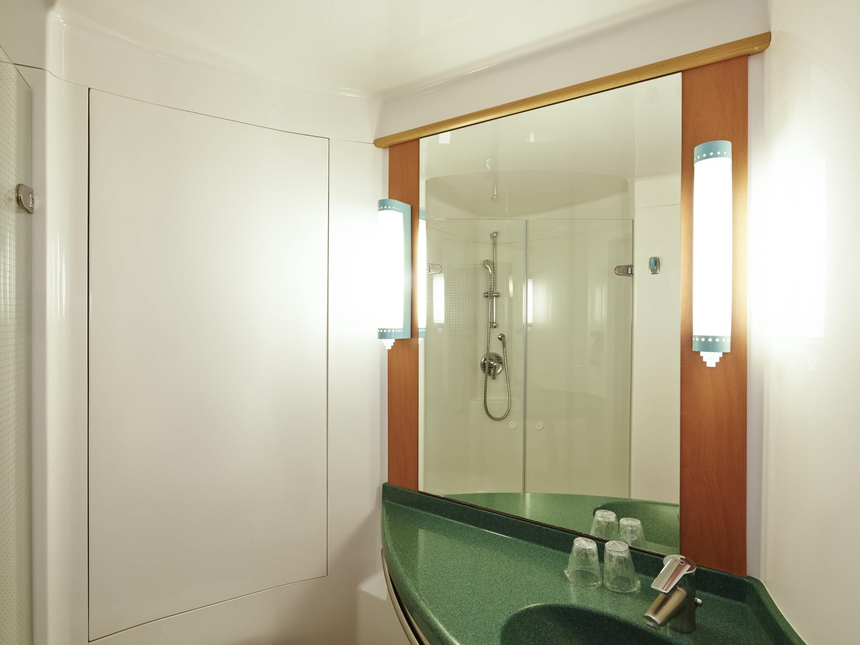 Twin Room, 2 Single Beds | Hypo-allergenic bedding, desk, blackout curtains, soundproofing