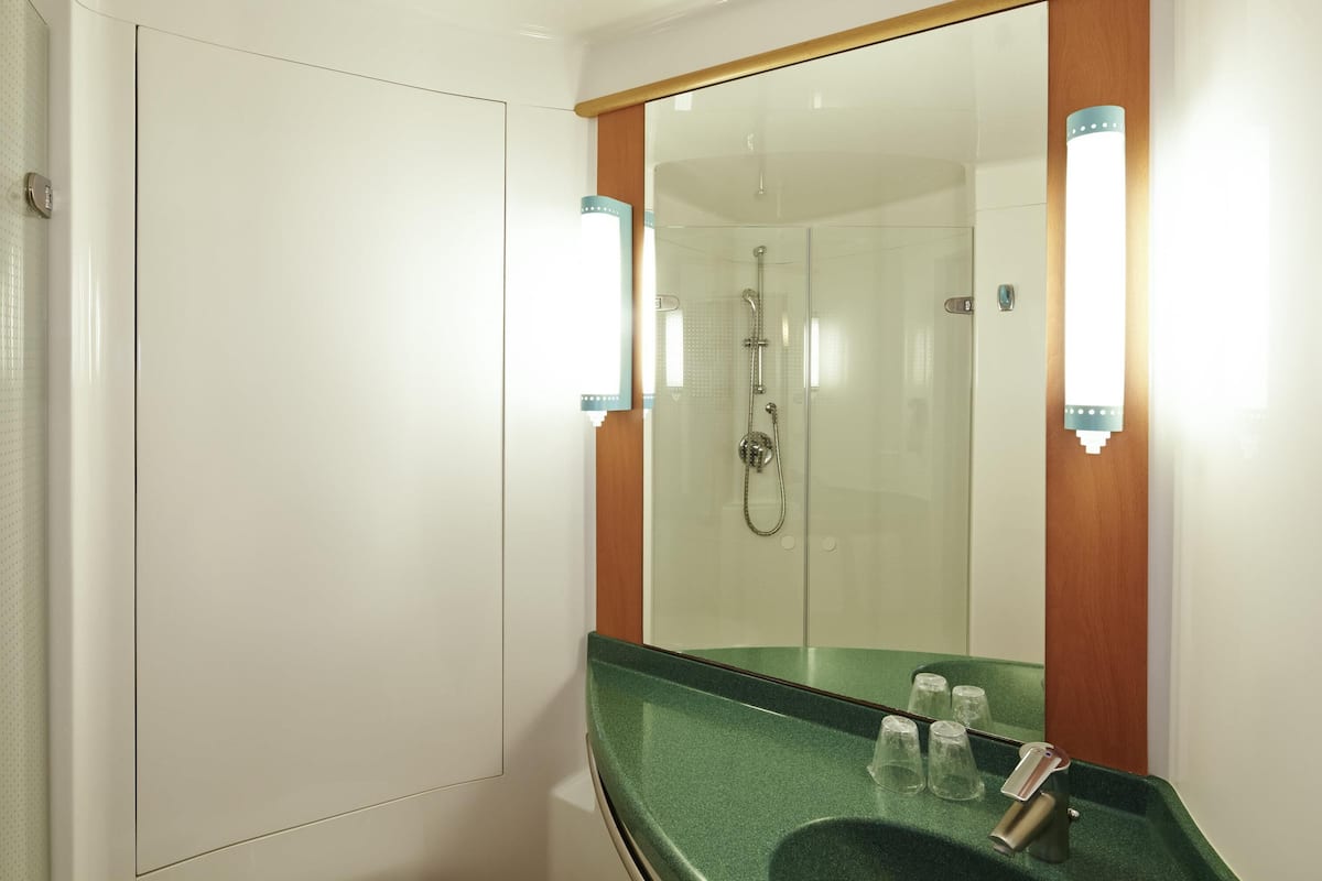 Twin Room, 2 Single Beds | Hypo-allergenic bedding, desk, blackout curtains, soundproofing