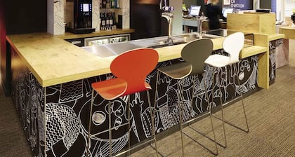 ibis Reading Centre