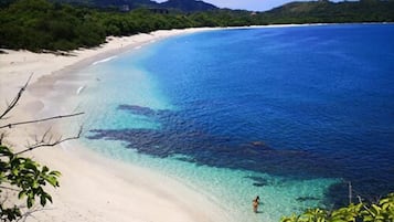 Sulla spiaggia, navetta per la spiaggia, teli da spiaggia