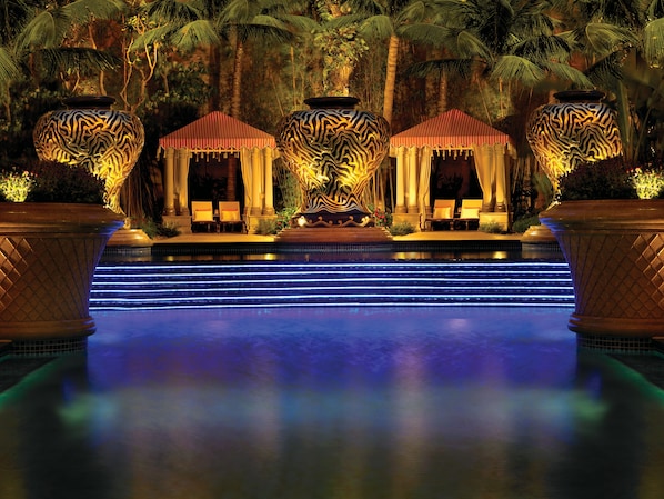 Outdoor pool, pool umbrellas