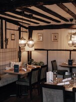 Se sirven desayunos, almuerzos, cenas y cocina local 