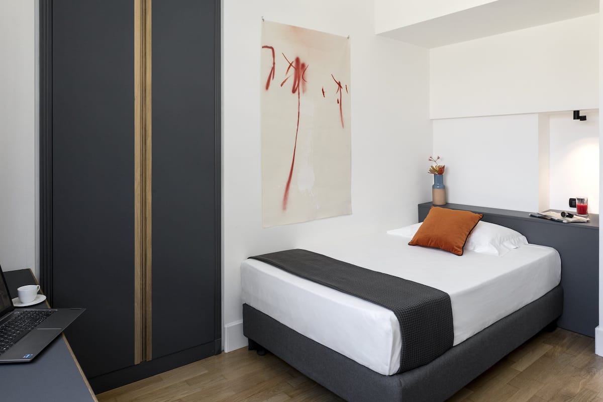 Klassieke eenpersoonskamer | 1 slaapkamer, luxe beddengoed, donzen dekbedden, een minibar
