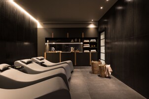 Sauna, hot tub, steam room, body treatments, deep-tissue massages