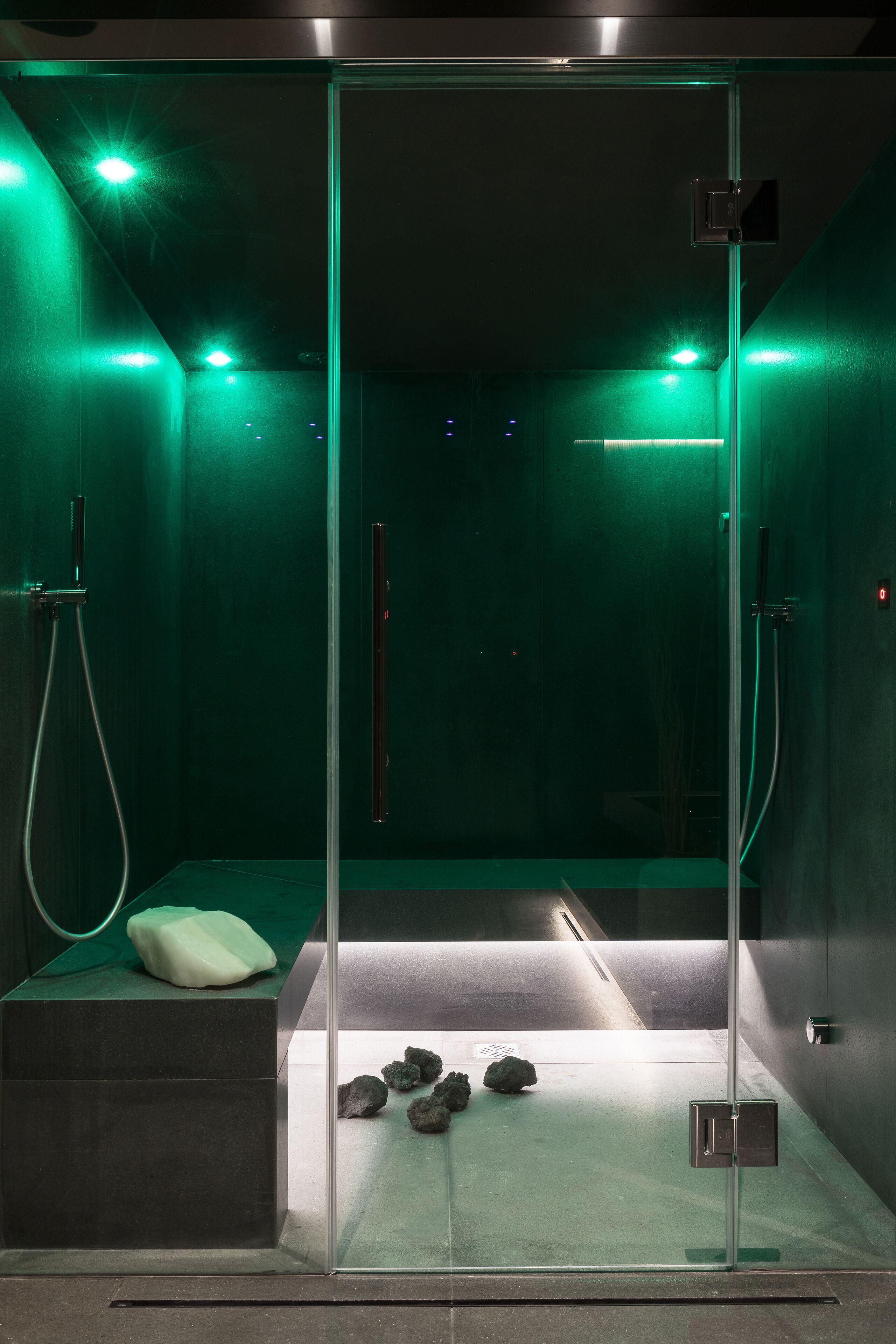 sauna, hot tub, steam room, body treatments, deep-tissue massages