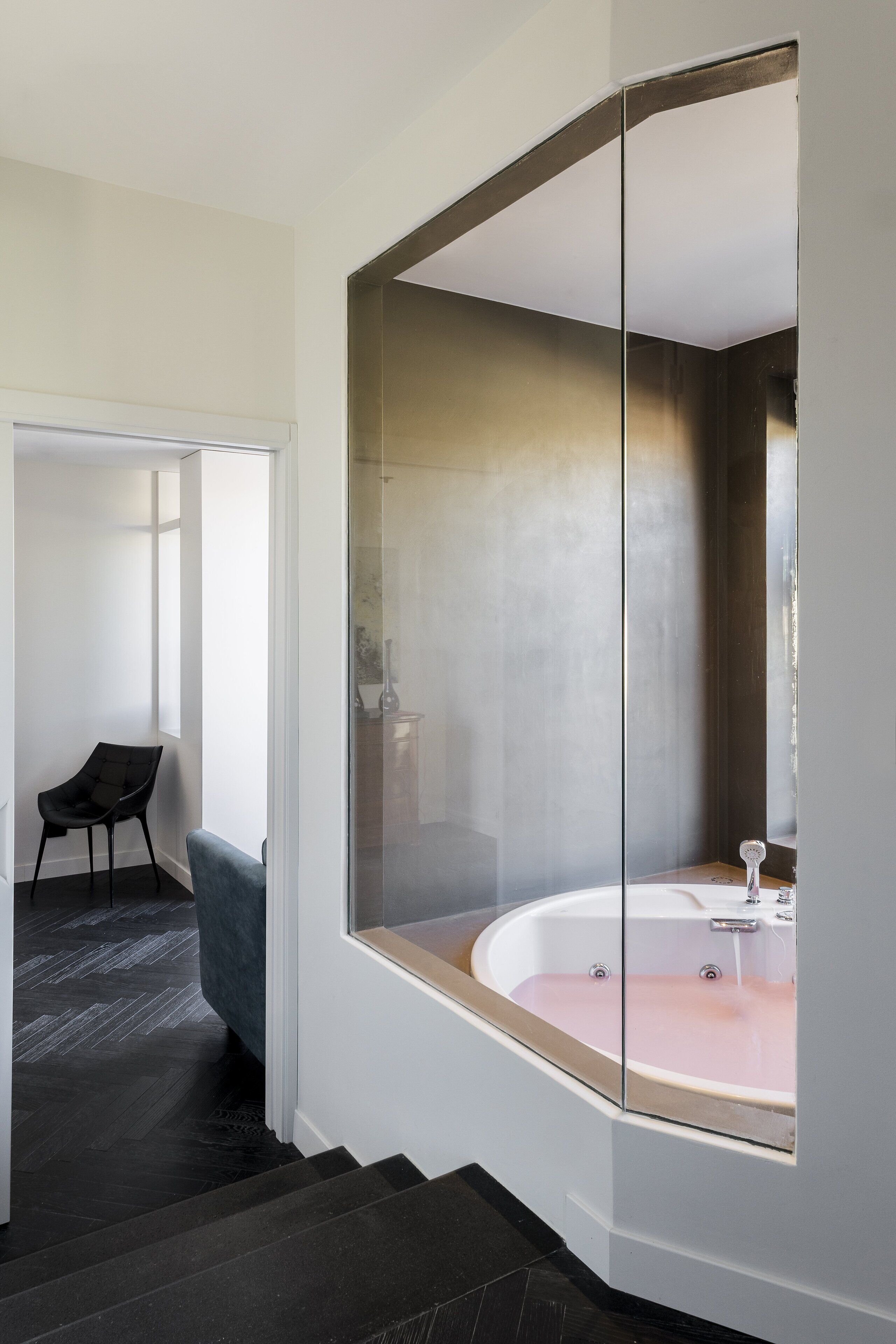 suite | premium bedding, down duvets, minibar, in-room safe