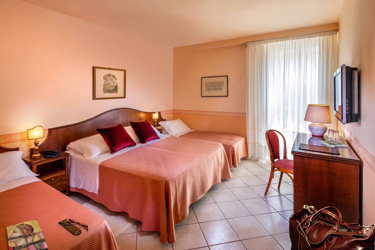 Premium bedding, minibar, in-room safe, desk