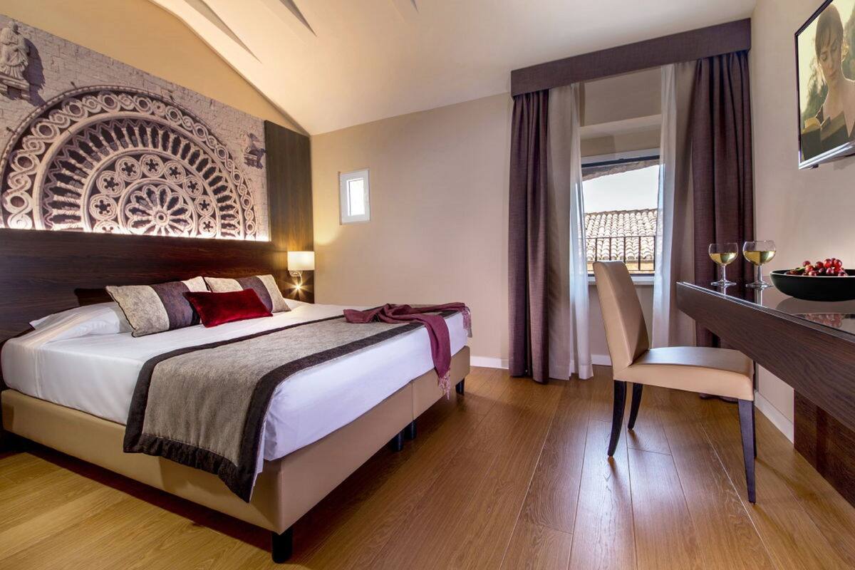 Premium bedding, minibar, in-room safe, desk