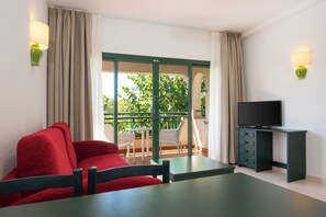 Premium bedding, minibar, in-room safe, laptop workspace - Valentin Son Bou (Alayor)