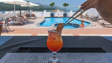 Bar ved poolen