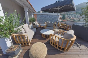 Outdoor pool, open 10:00 AM to 7:30 PM, pool umbrellas, sun loungers