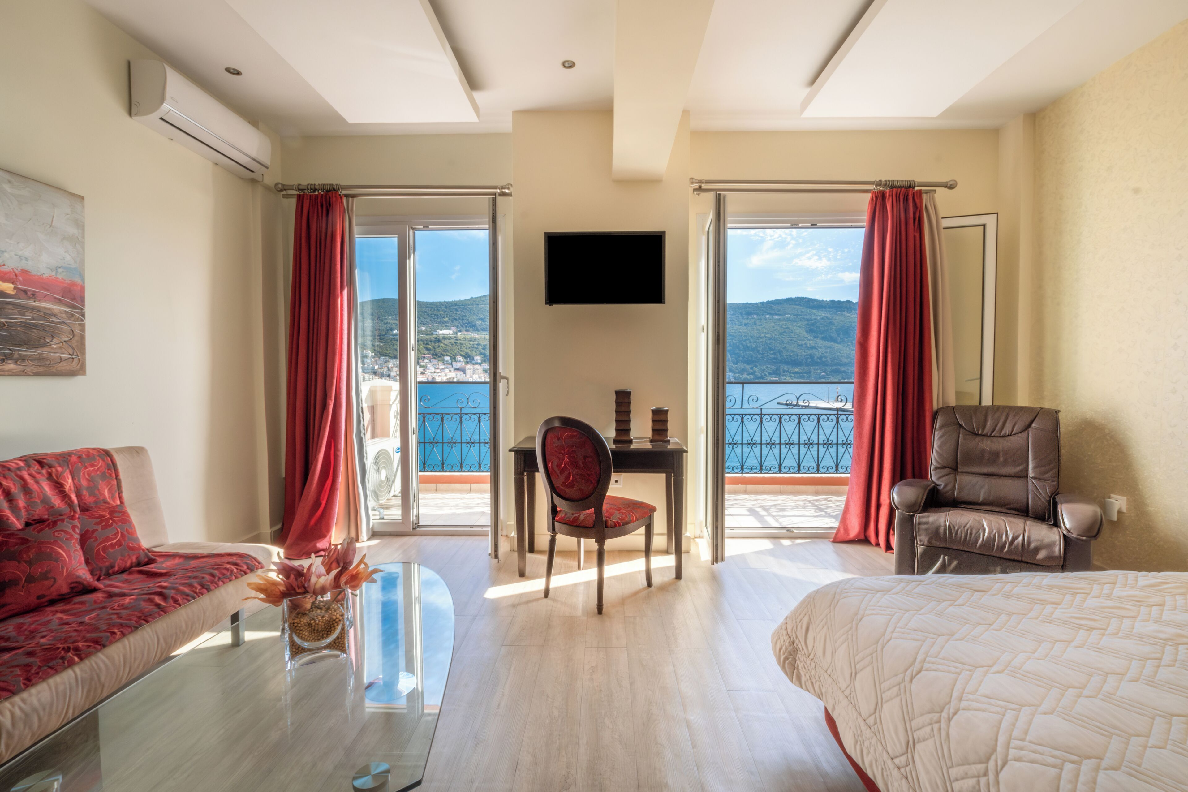 Superior Suite with Sea View | Desk, blackout drapes, iron/ironing board, free WiFi