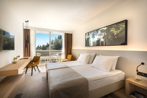 Superior Triple Room | Minibar, in-room safe, desk, blackout drapes - Eden Hotel by Maistra Collection (Rovinj)