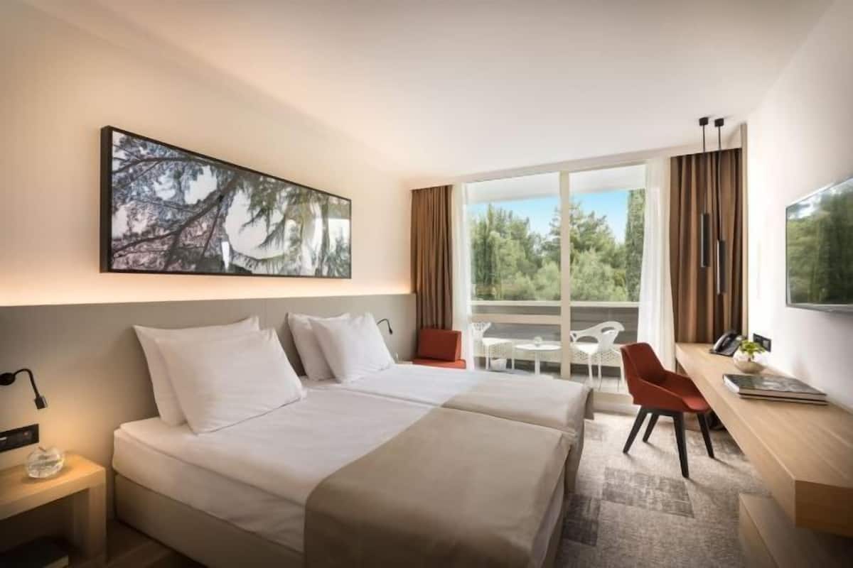 Minibar, in-room safe, desk, blackout curtains