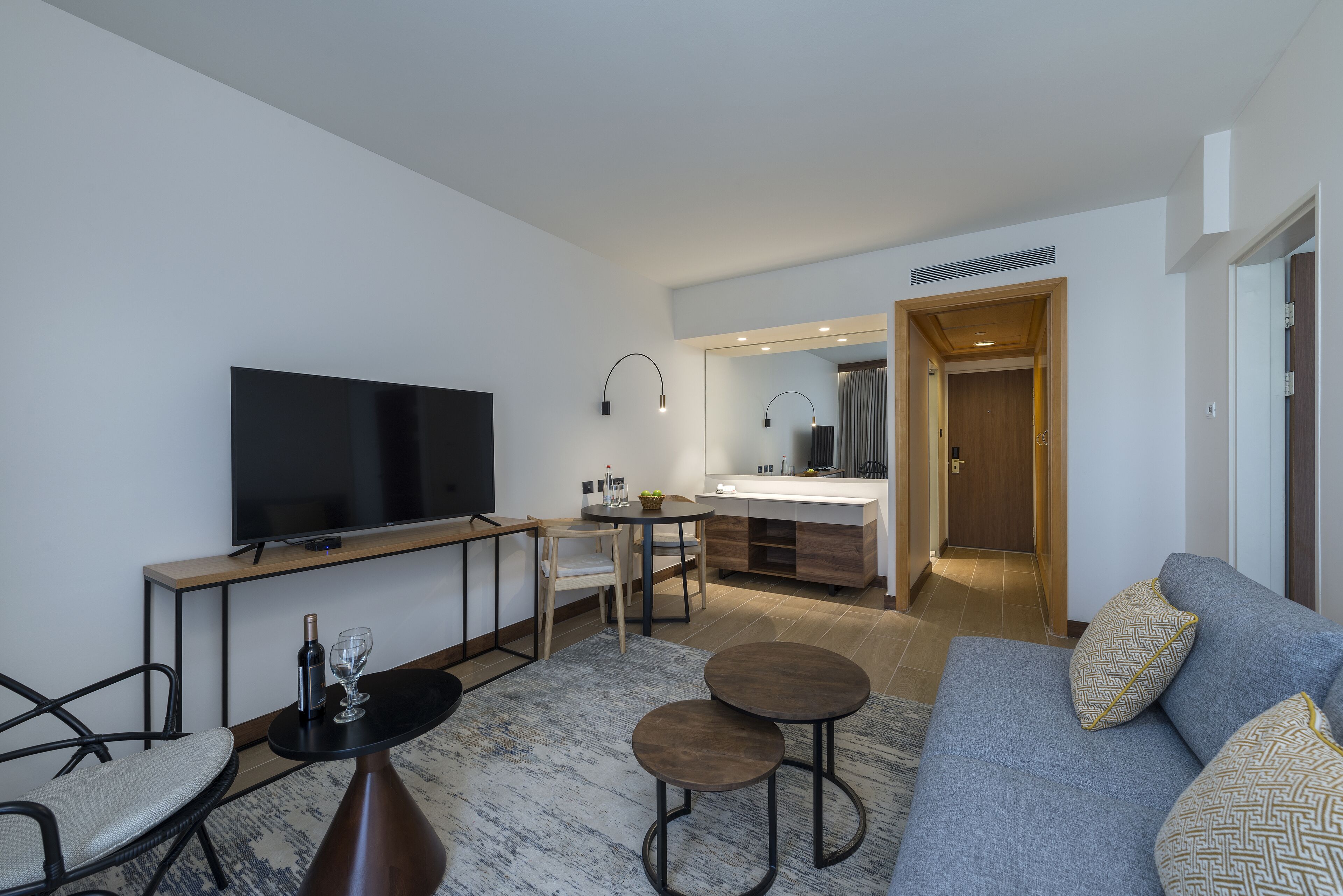 family room, sea view | living area | 32-inch tv with digital channels