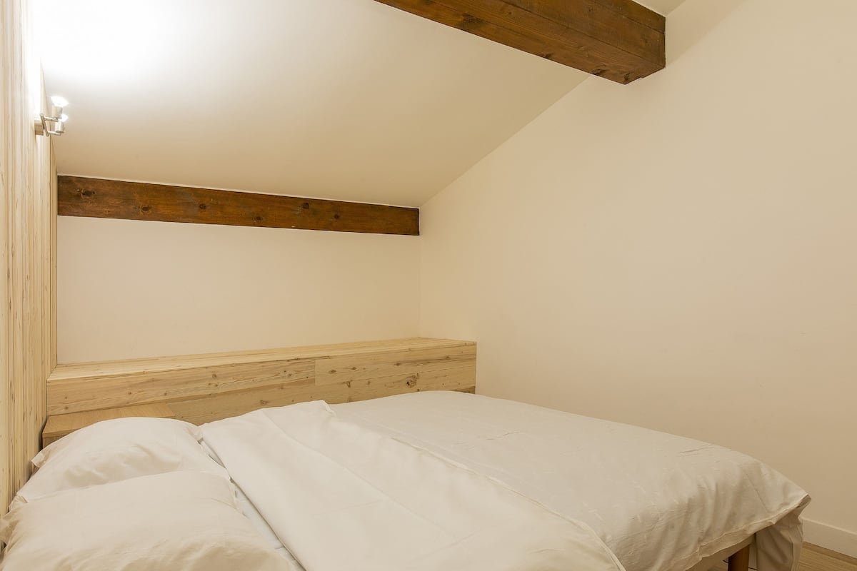 1 bedroom, soundproofing