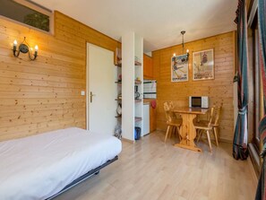 Leilighet, eget bad, hageutsikt (avec Jardin Privé - 009) | Eget kjøkken | Kjøleskap og mikrobølgeovn